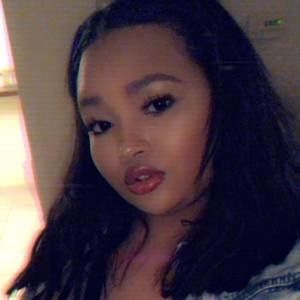 Meet your Posher, Felisha